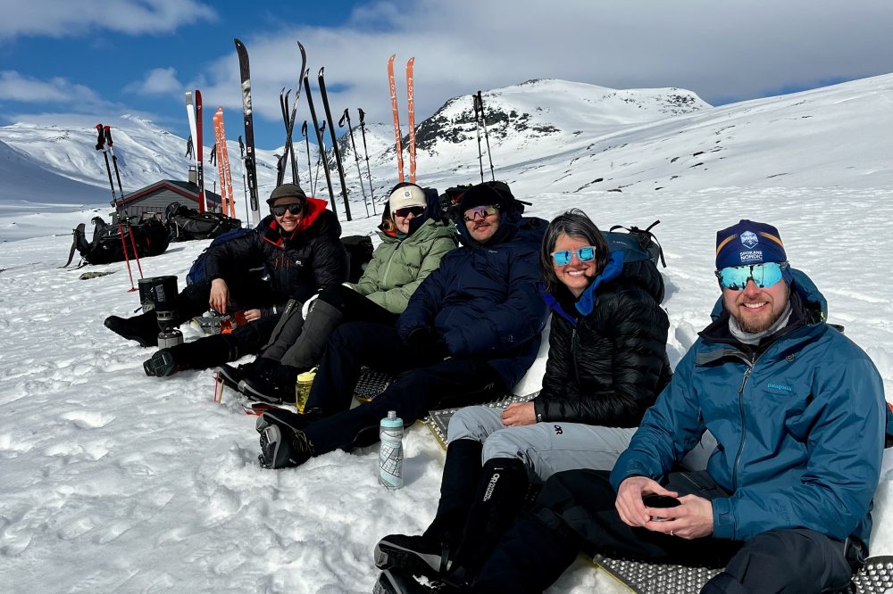 Bilete av Tafjordfjella på langs på fjellski